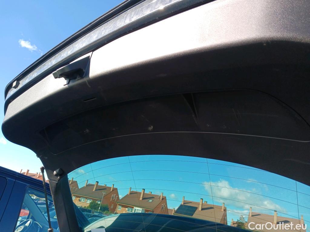  Land Rover  Discovery SEAT Nuevo León / 2020 / 5P / berlina con portón 2.0 TDI 85kW S&S Style Go (AC4) #28