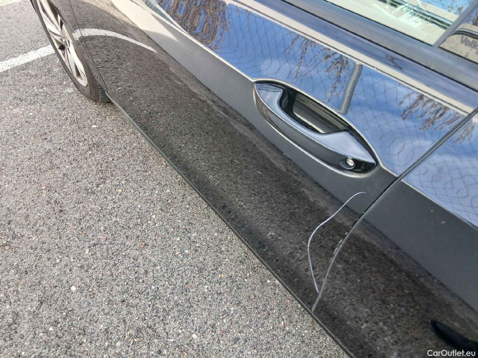  Volkswagen  Golf  VOLKSWAGEN / 2020 / 5P / familiar Life 2.0 TDI 85kW (115CV) Variant #22