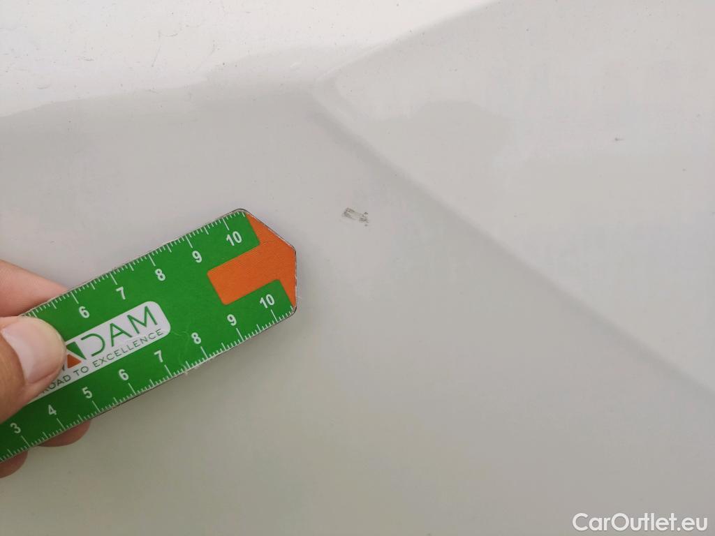  Peugeot  2008 PEUGEOT  / 2019 / 5P / todoterreno Allure BlueHDI 81kW (110CV) #19