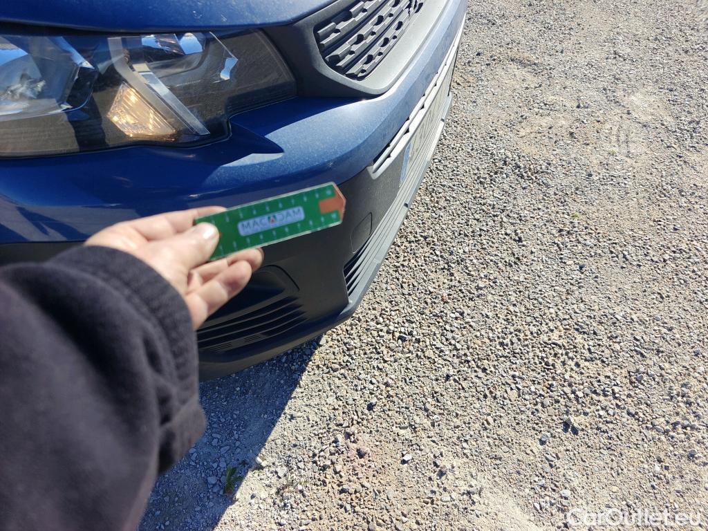  Peugeot  Partner PEUGEOT  / 2018 / 3P / furgón derivado de turismo Pro Standard 600kg BlueHDi 73kW #31