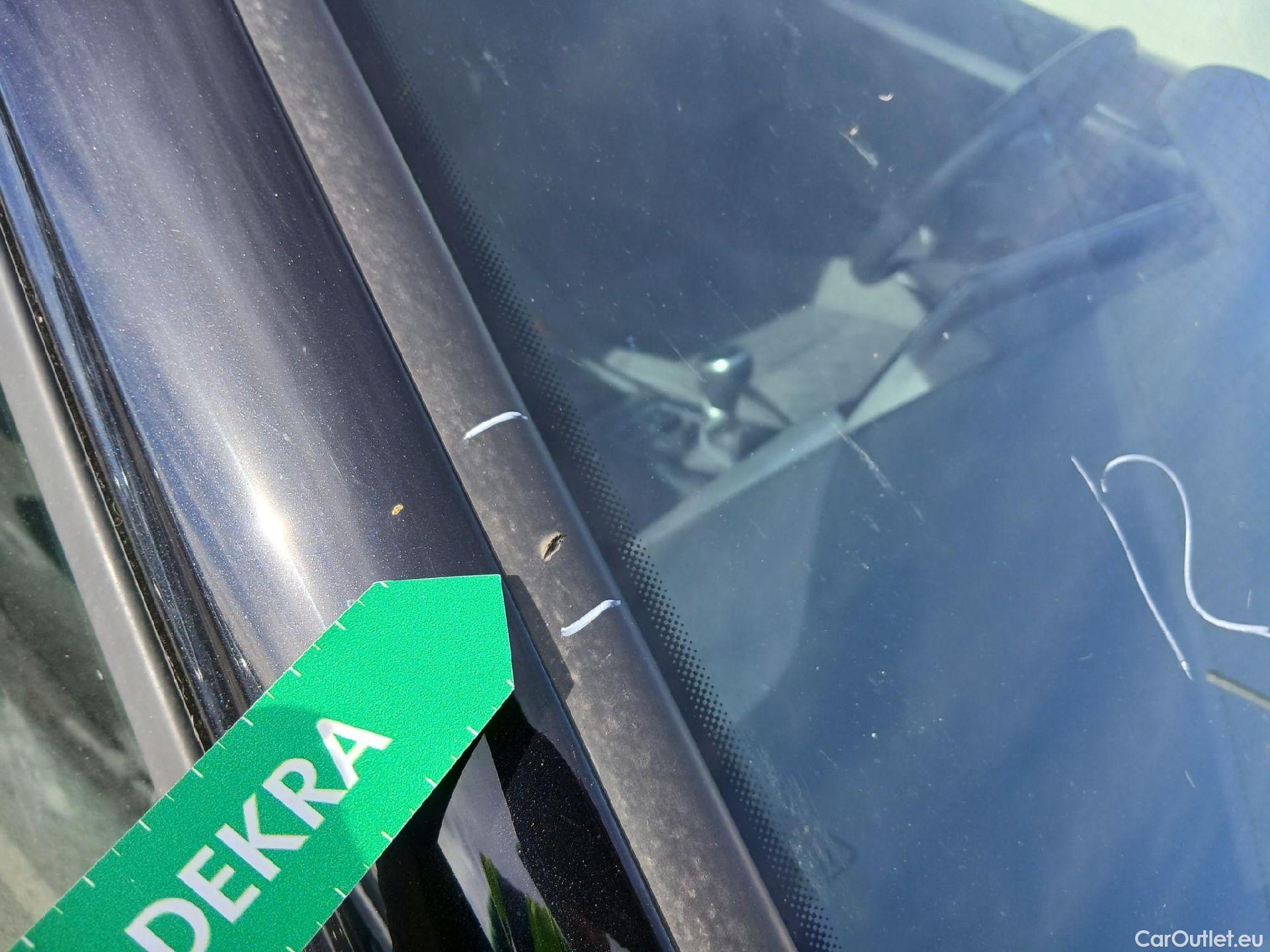  Volkswagen  Golf  VOLKSWAGEN / 2020 / 5P / familiar Life 2.0 TDI 85kW (115CV) Variant #14