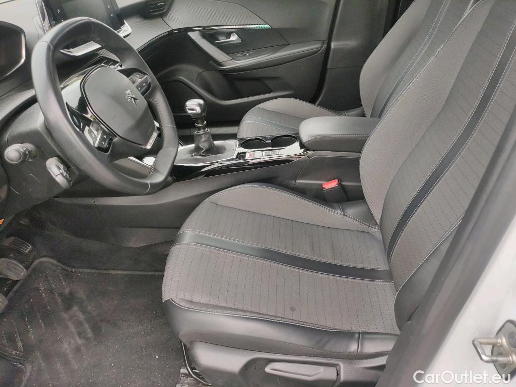  Peugeot  2008 PEUGEOT  / 2019 / 5P / todoterreno Allure BlueHDI 81kW (110CV) #9