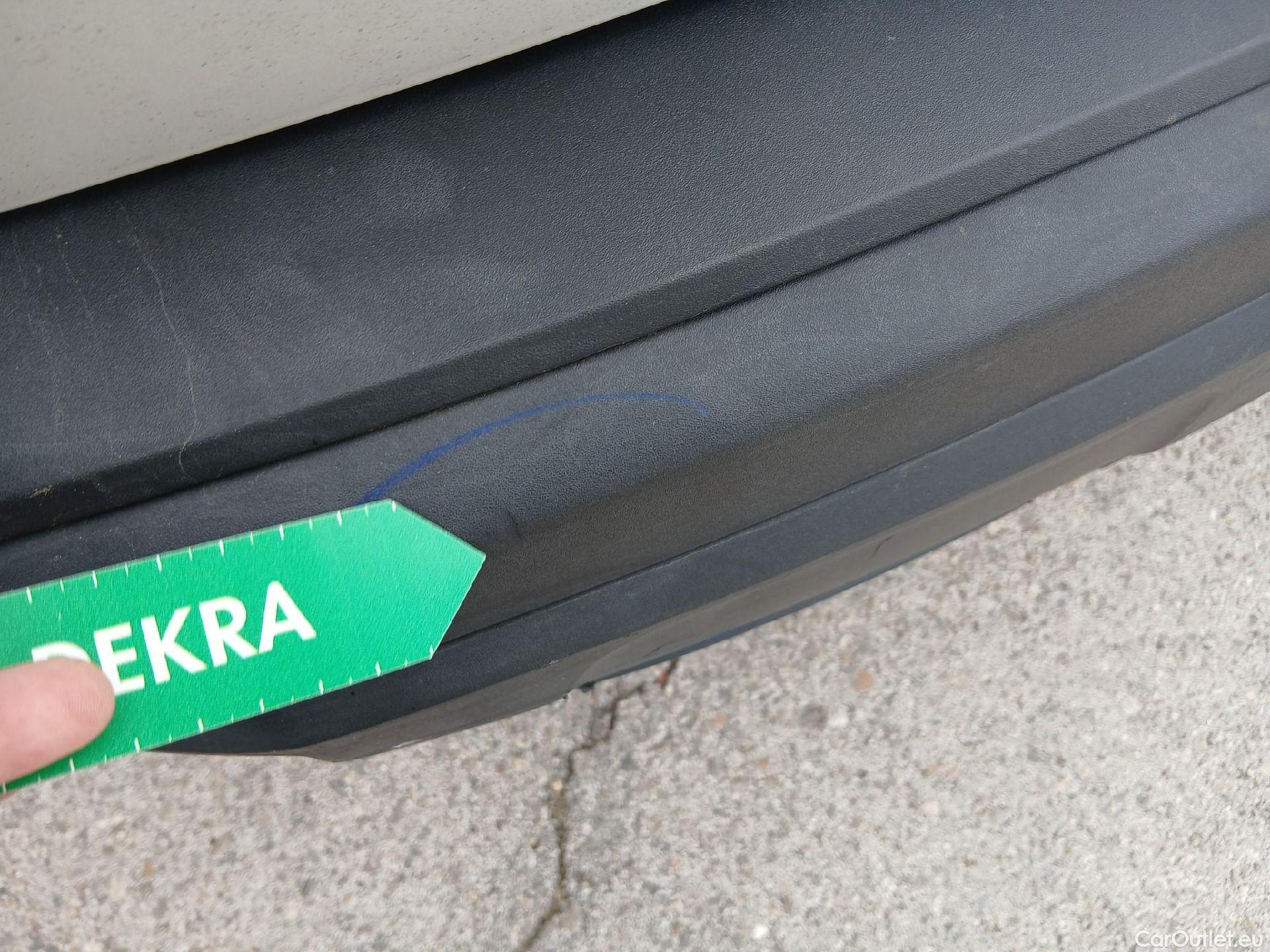  Peugeot  3008 PEUGEOT  / 2020 / 5P / todoterreno 1.5 BlueHDi 96kW (130CV) S&S Active Pack (AC4) #24