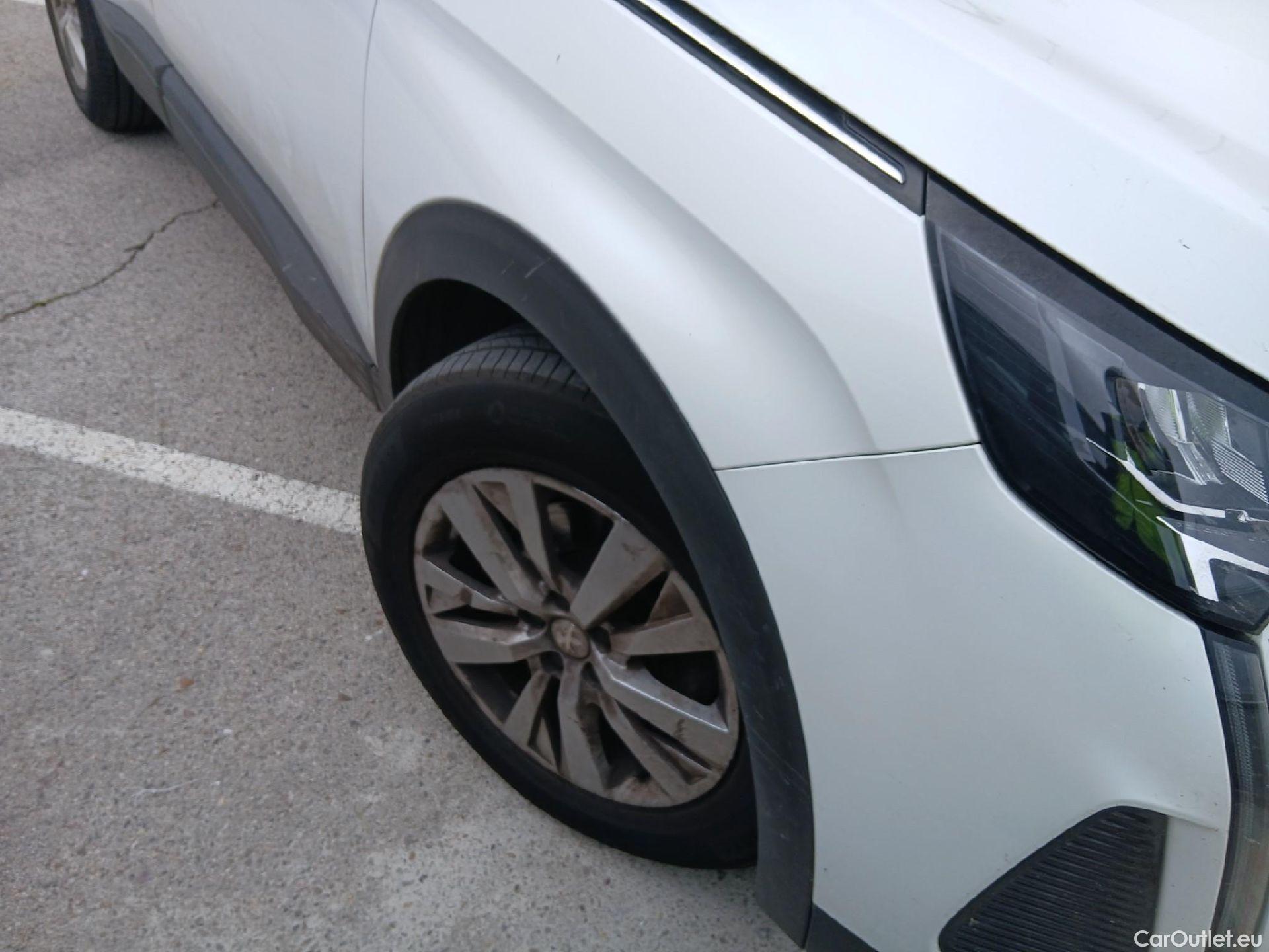  Peugeot  3008 PEUGEOT  / 2020 / 5P / todoterreno 1.5 BlueHDi 96kW (130CV) S&S Active Pack (AC4) #33