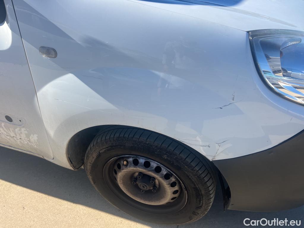  Renault  Kangoo RENAULT  Furgón/2013/3P/furgón derivado de turismo Profesional Blue dCi 59 kW (80CV) #17