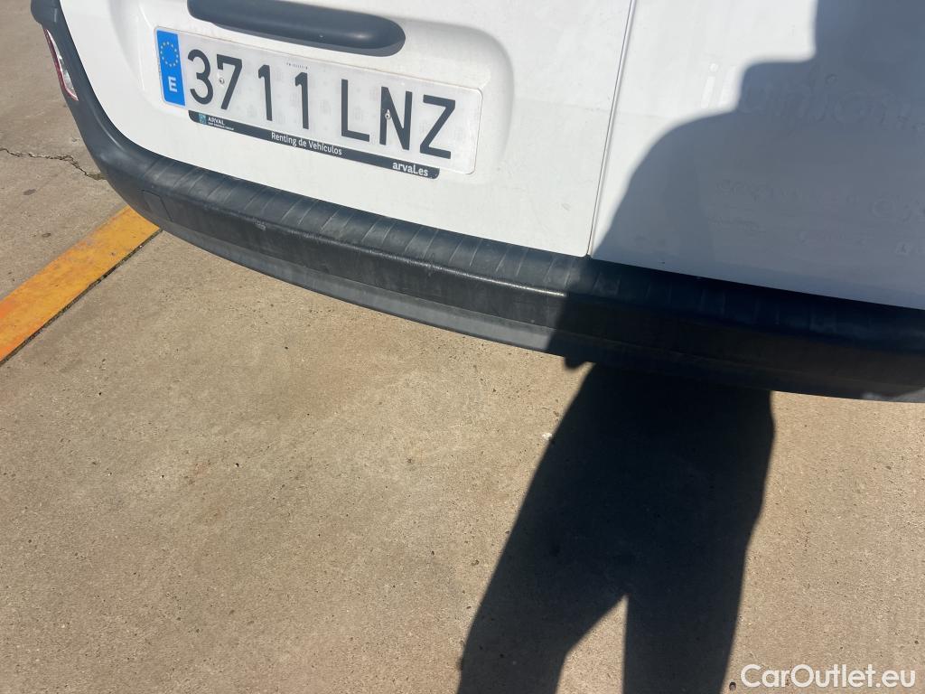  Renault  Kangoo RENAULT  Furgón/2013/3P/furgón derivado de turismo Profesional Blue dCi 59 kW (80CV) #46