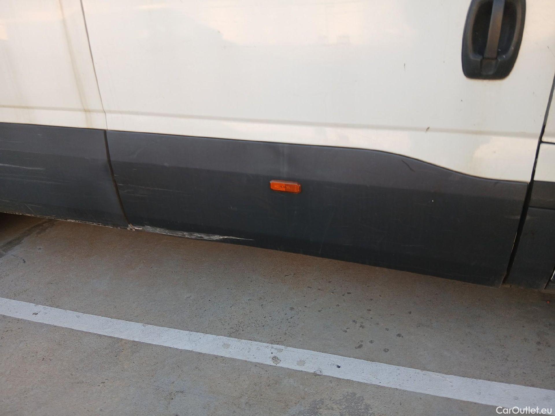  Iveco  Daily IVECO  / 2019 / 4P / combi 35S 14H V 4100/H2 16H M3 #67