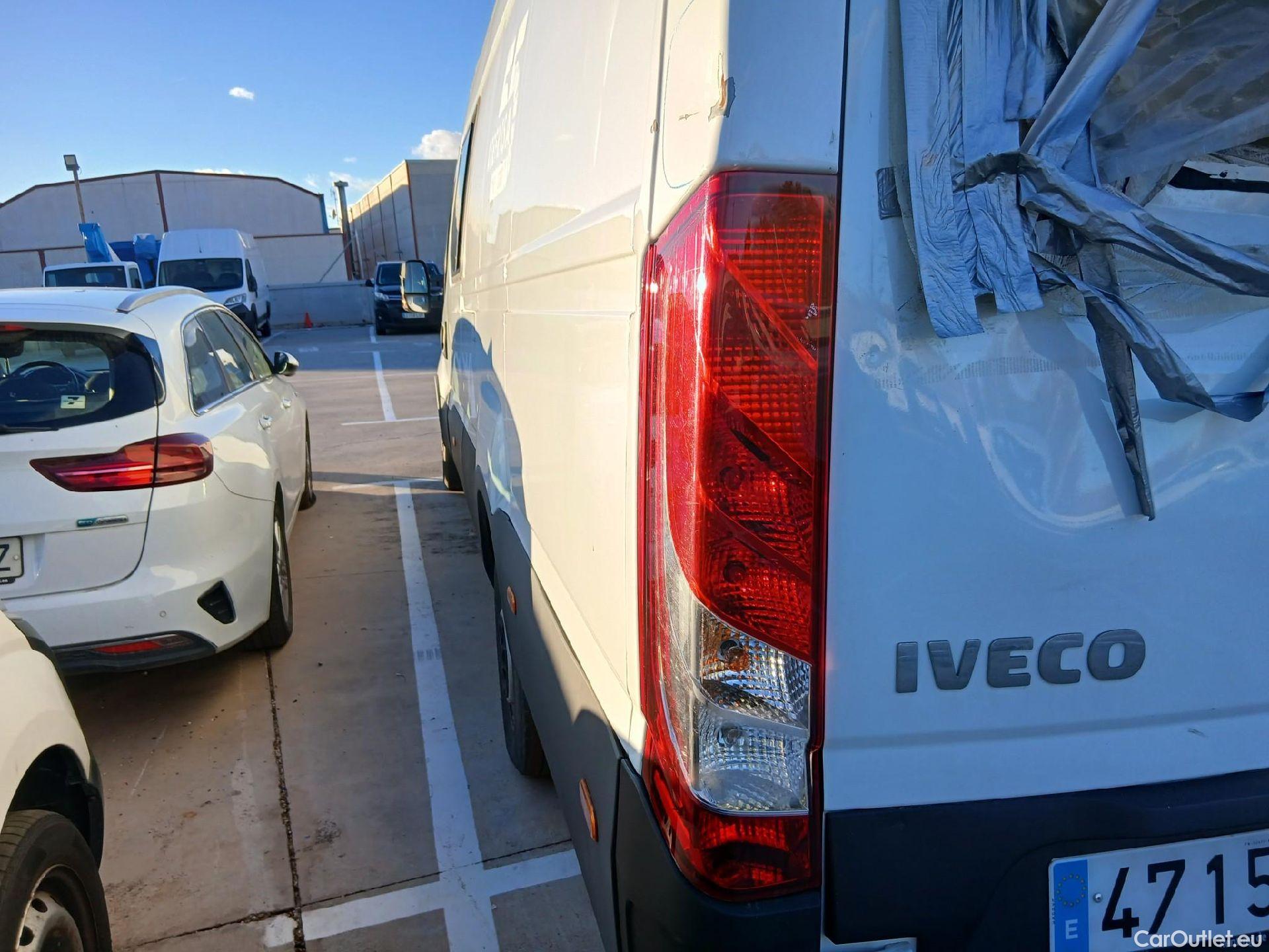  Iveco  Daily IVECO  / 2019 / 4P / combi 35S 14H V 4100/H2 16H M3 #27