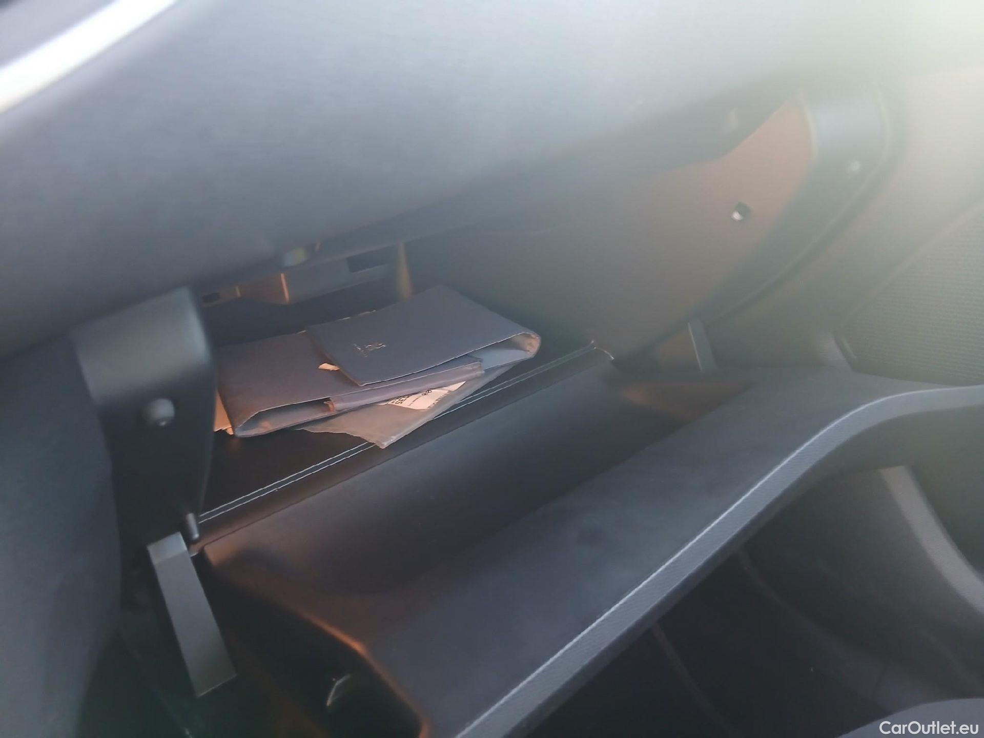  Peugeot  308  GT Line 1.2 PureTech 130CV AT8 E6dT #1