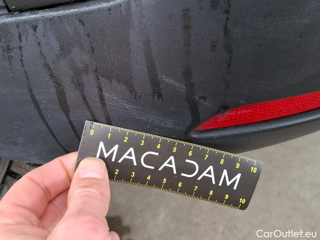  Citroen  C4 Cactus CITROEN  / 2017 / 5P / Berline PureTech 130 S&S EAT6 Shine Business #121