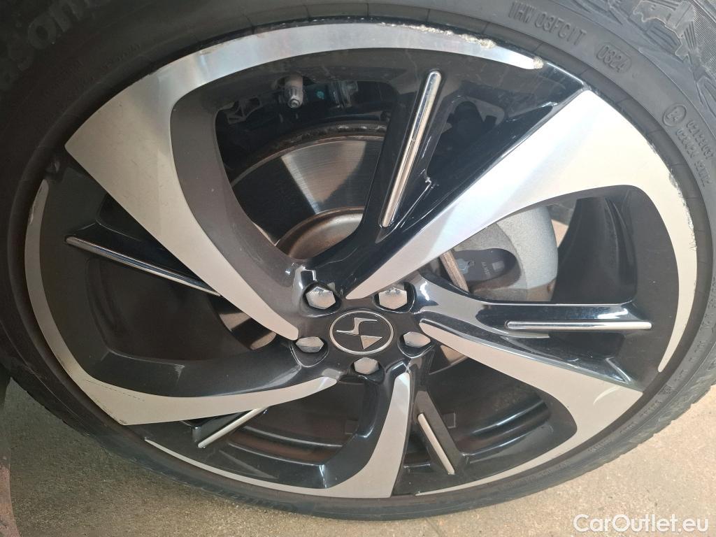  DS  DS7 DS DS 7 Crossback / 2017 / 5P / SUV E-TENSE 4x4 300 RIVOLI #14