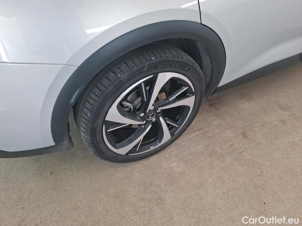  DS  DS7 DS DS 7 Crossback / 2017 / 5P / SUV E-TENSE 4x4 300 RIVOLI #1