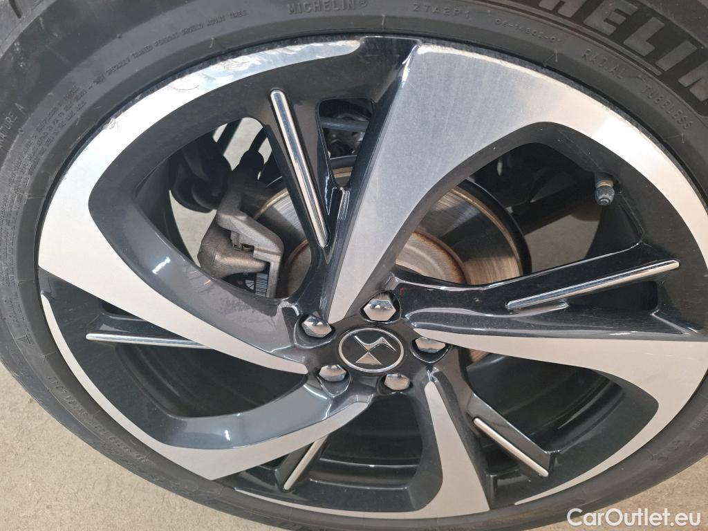  DS  DS7 DS DS 7 Crossback / 2017 / 5P / SUV E-TENSE 4x4 300 RIVOLI #2