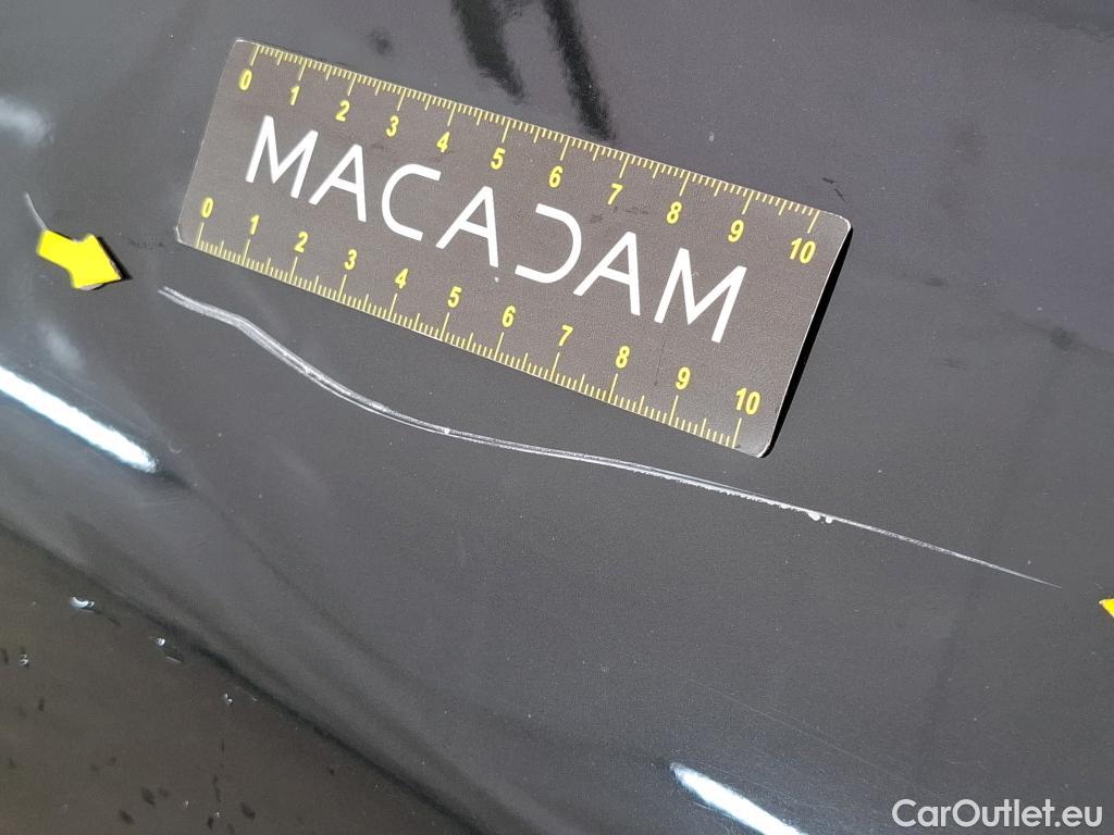  Citroen  C4 Cactus CITROEN  / 2017 / 5P / Berline PureTech 130 S&S EAT6 Shine Business #47