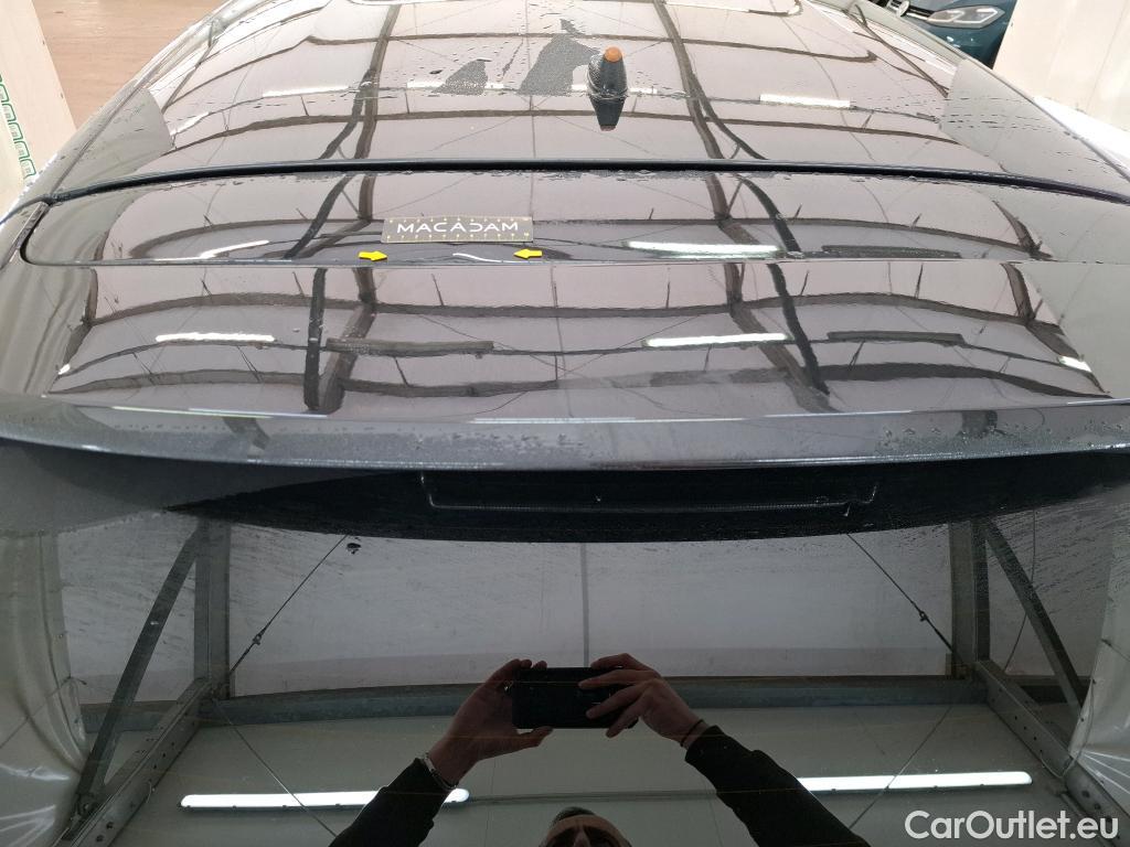  Citroen  C4 Cactus CITROEN  / 2017 / 5P / Berline PureTech 130 S&S EAT6 Shine Business #53