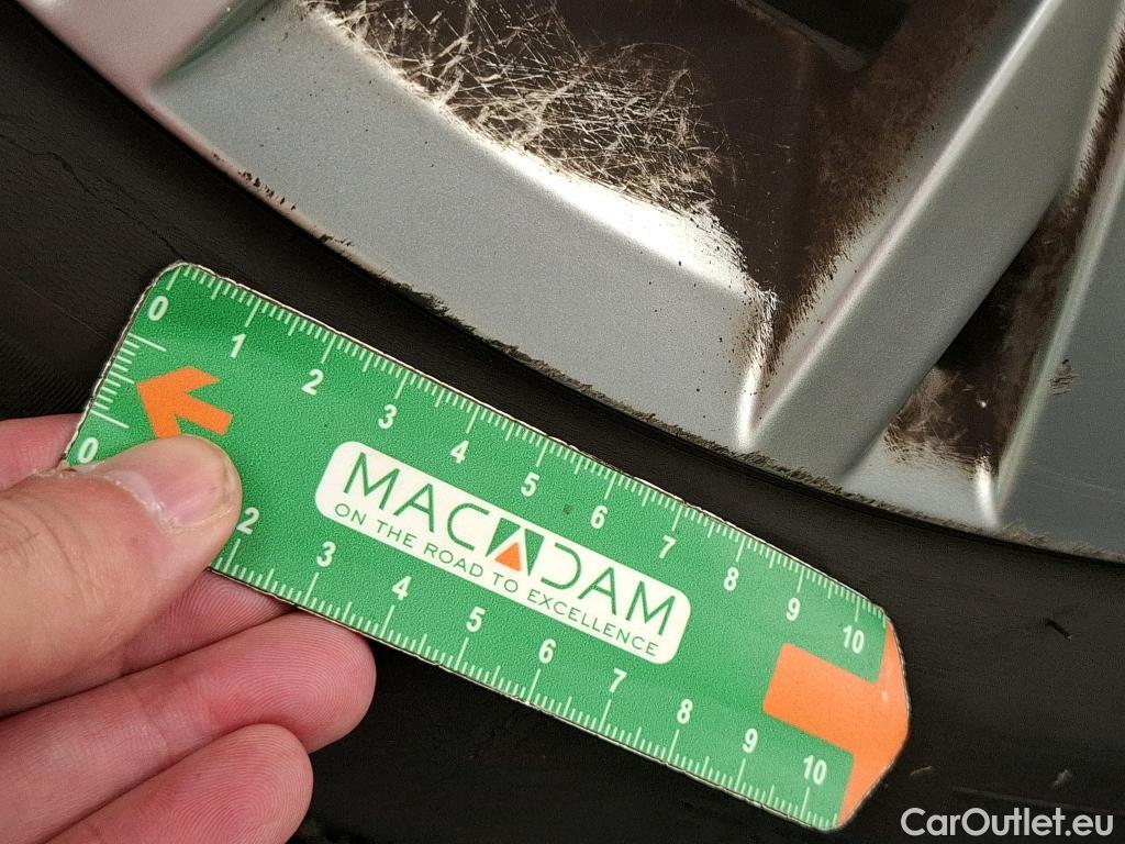  Volkswagen  Tiguan VOLKSWAGEN  / 2020 / 5P / SUV 2.0 TDI 150 DSG7 Business #25