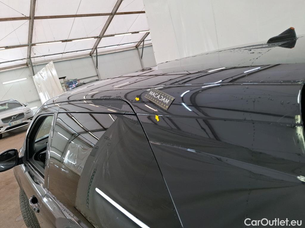  Citroen  C4 Cactus CITROEN  / 2017 / 5P / Berline PureTech 130 S&S EAT6 Shine Business #92