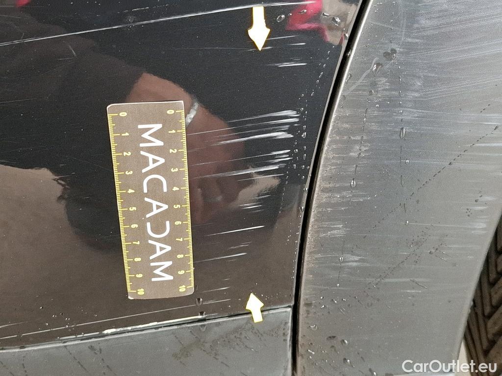  Citroen  C4 Cactus CITROEN  / 2017 / 5P / Berline PureTech 130 S&S EAT6 Shine Business #29