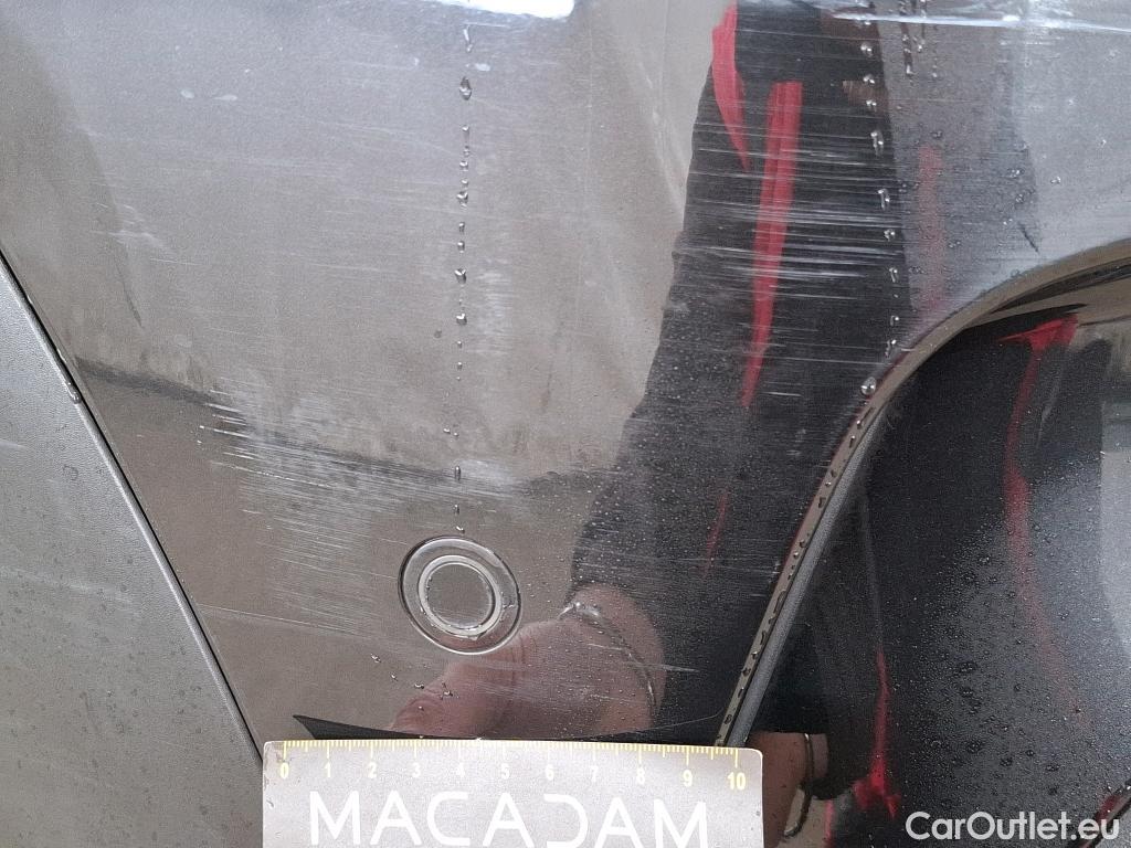  Citroen  C4 Cactus CITROEN  / 2017 / 5P / Berline PureTech 130 S&S EAT6 Shine Business #67