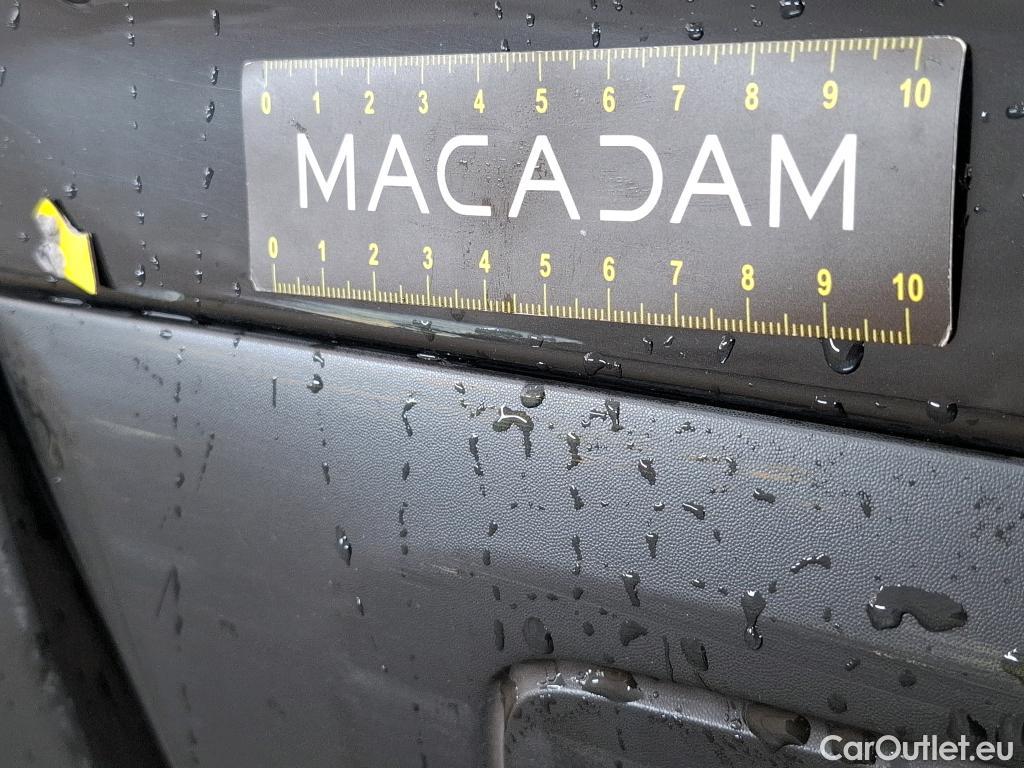  Citroen  C4 Cactus CITROEN  / 2017 / 5P / Berline PureTech 130 S&S EAT6 Shine Business #101