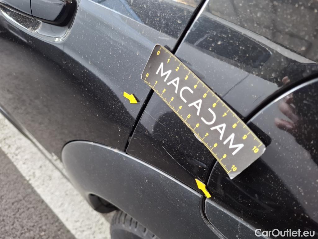  Citroen  C4 Cactus CITROEN  / 2017 / 5P / Berline PureTech 130 S&S EAT6 Shine Business #37