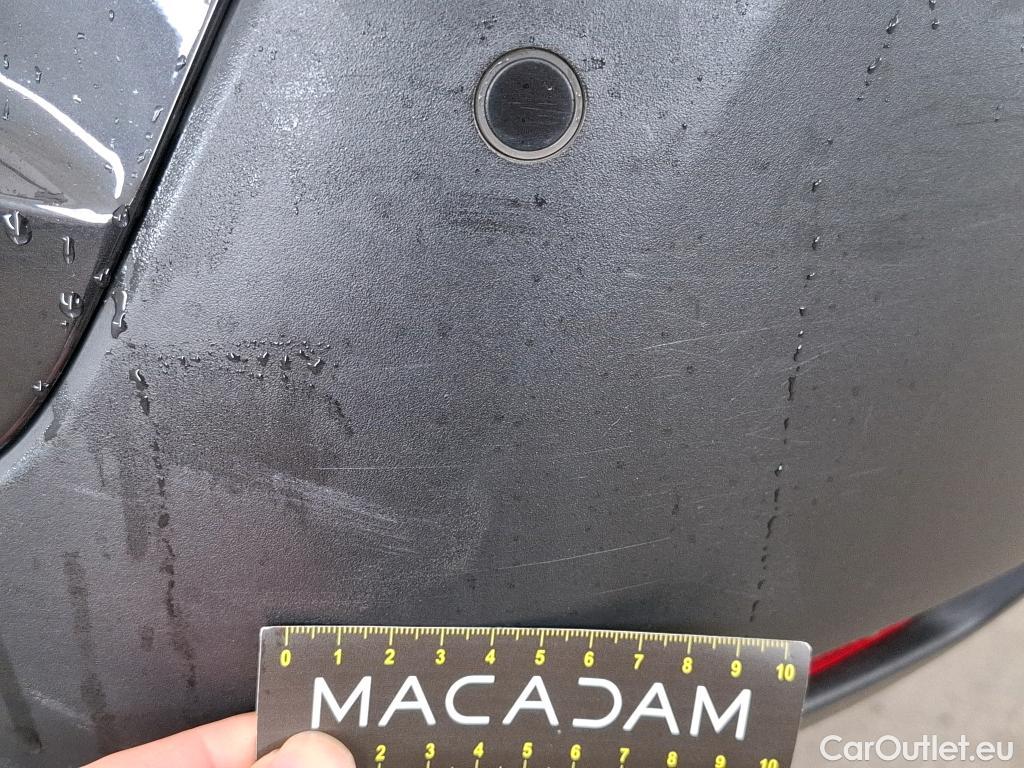  Citroen  C4 Cactus CITROEN  / 2017 / 5P / Berline PureTech 130 S&S EAT6 Shine Business #122