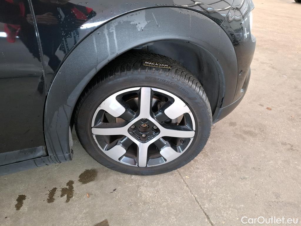  Citroen  C4 Cactus CITROEN  / 2017 / 5P / Berline PureTech 130 S&S EAT6 Shine Business #104