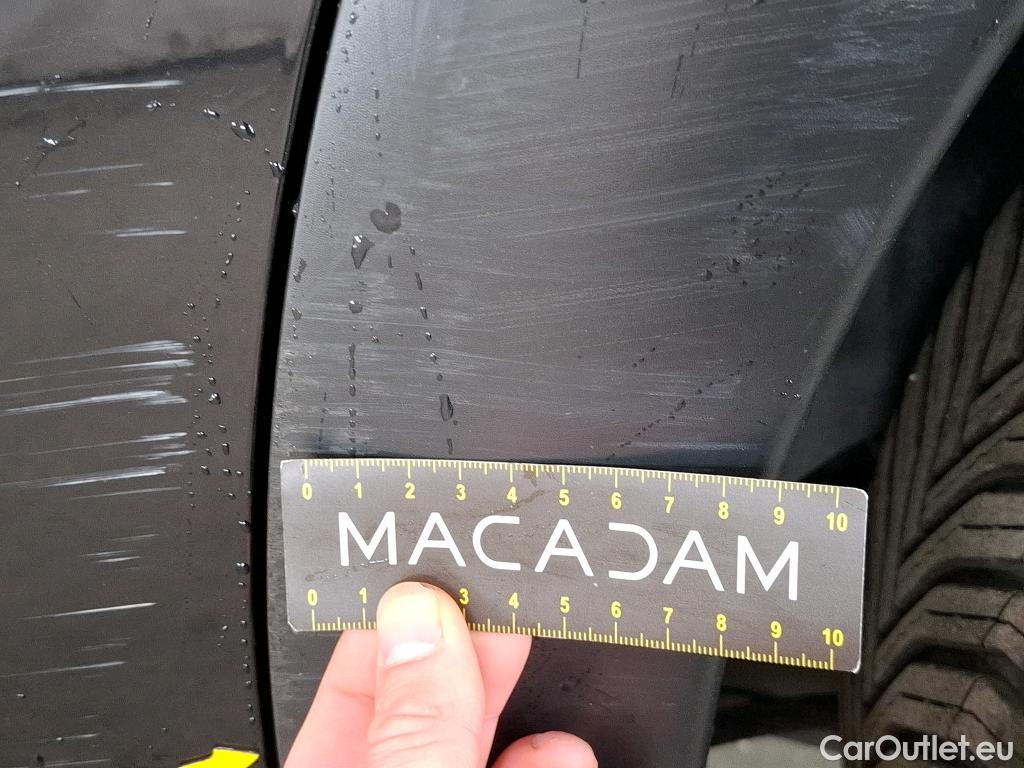  Citroen  C4 Cactus CITROEN  / 2017 / 5P / Berline PureTech 130 S&S EAT6 Shine Business #97