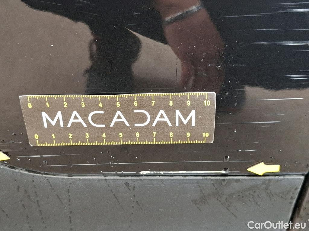  Citroen  C4 Cactus CITROEN  / 2017 / 5P / Berline PureTech 130 S&S EAT6 Shine Business #30