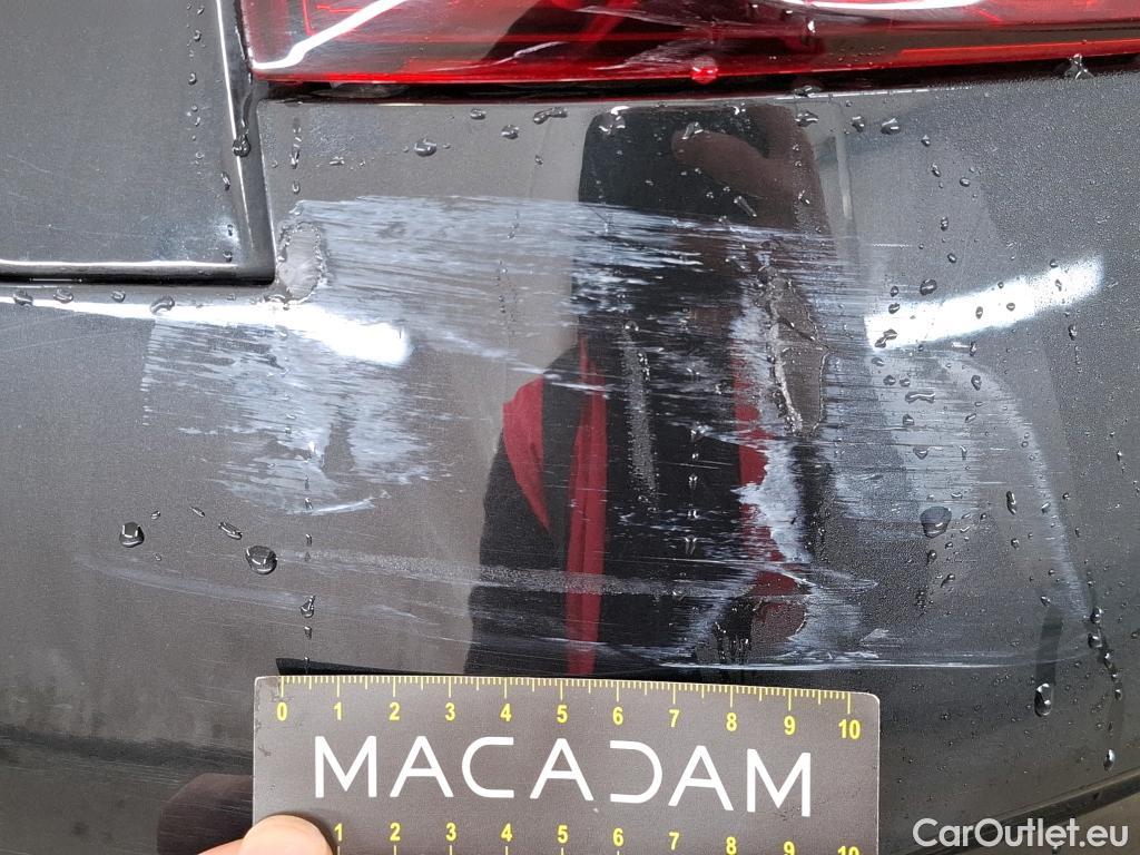  Citroen  C4 Cactus CITROEN  / 2017 / 5P / Berline PureTech 130 S&S EAT6 Shine Business #66