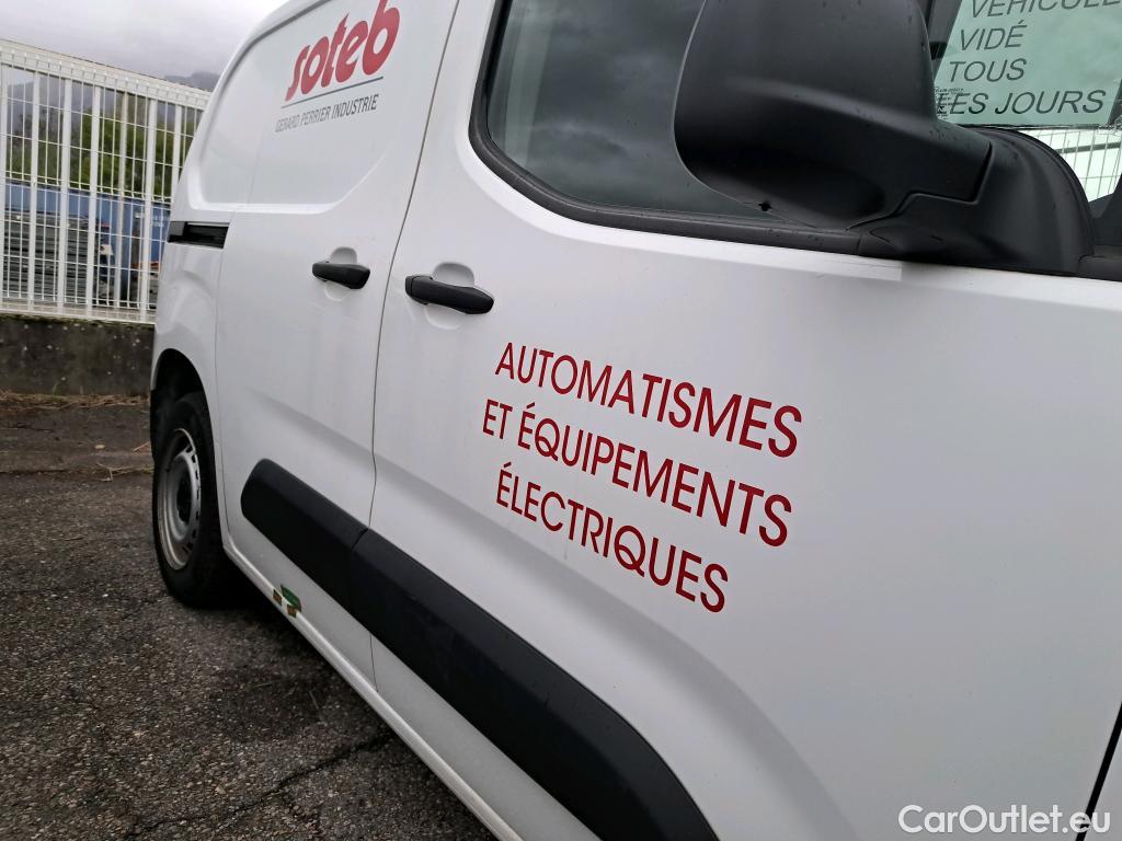  Citroen  Berlingo CITROEN  VU 4p Fourgonnette Taille M 650kg BlueHDi 75 BVM Club #22