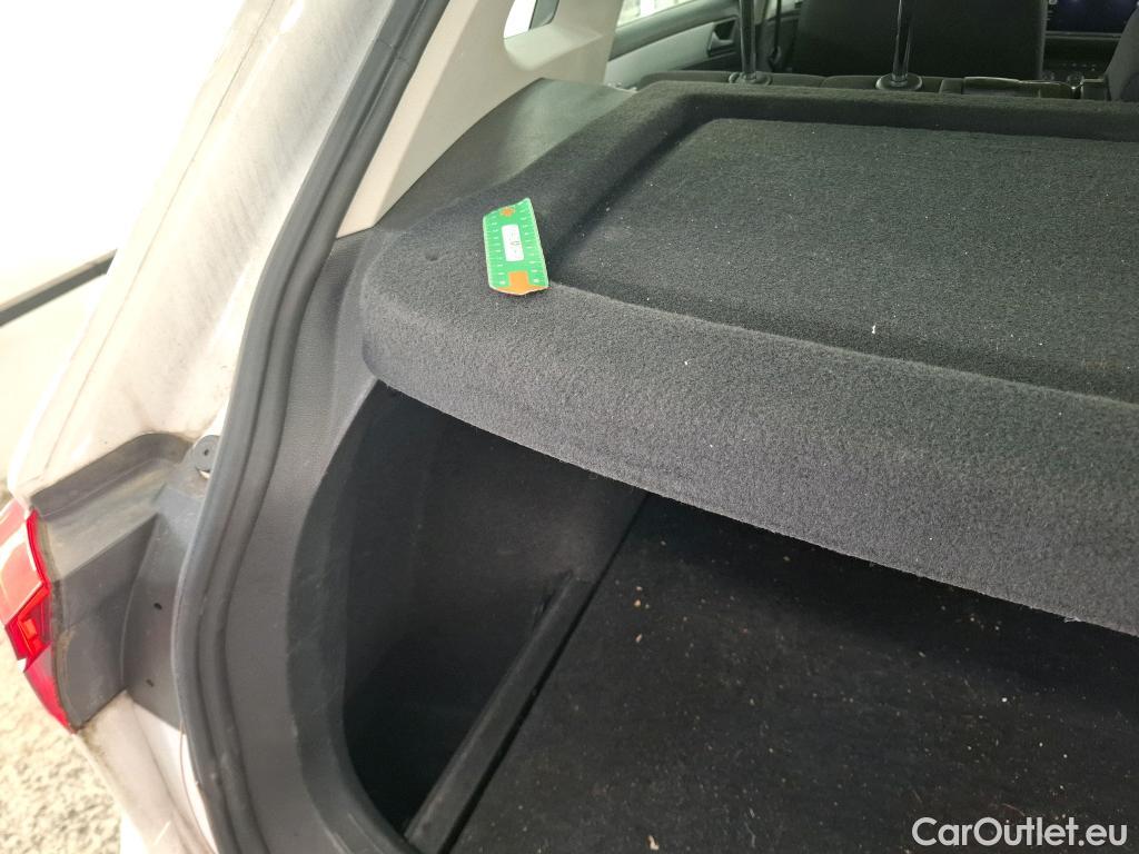  Volkswagen  Tiguan VOLKSWAGEN  / 2020 / 5P / SUV 2.0 TDI 150 DSG7 Business #37