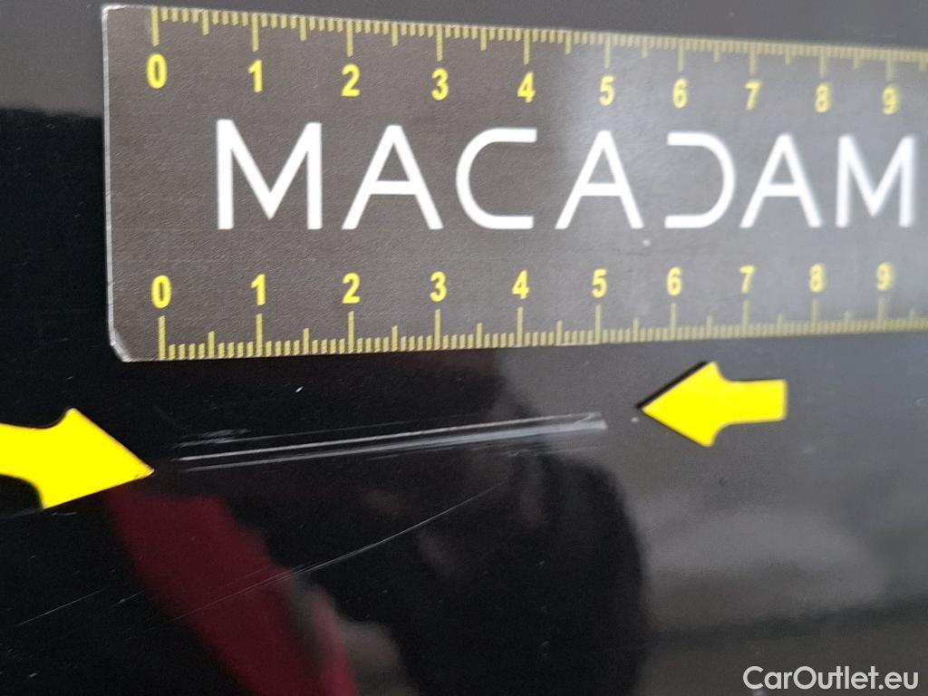  Citroen  C4 Cactus CITROEN  / 2017 / 5P / Berline PureTech 130 S&S EAT6 Shine Business #33