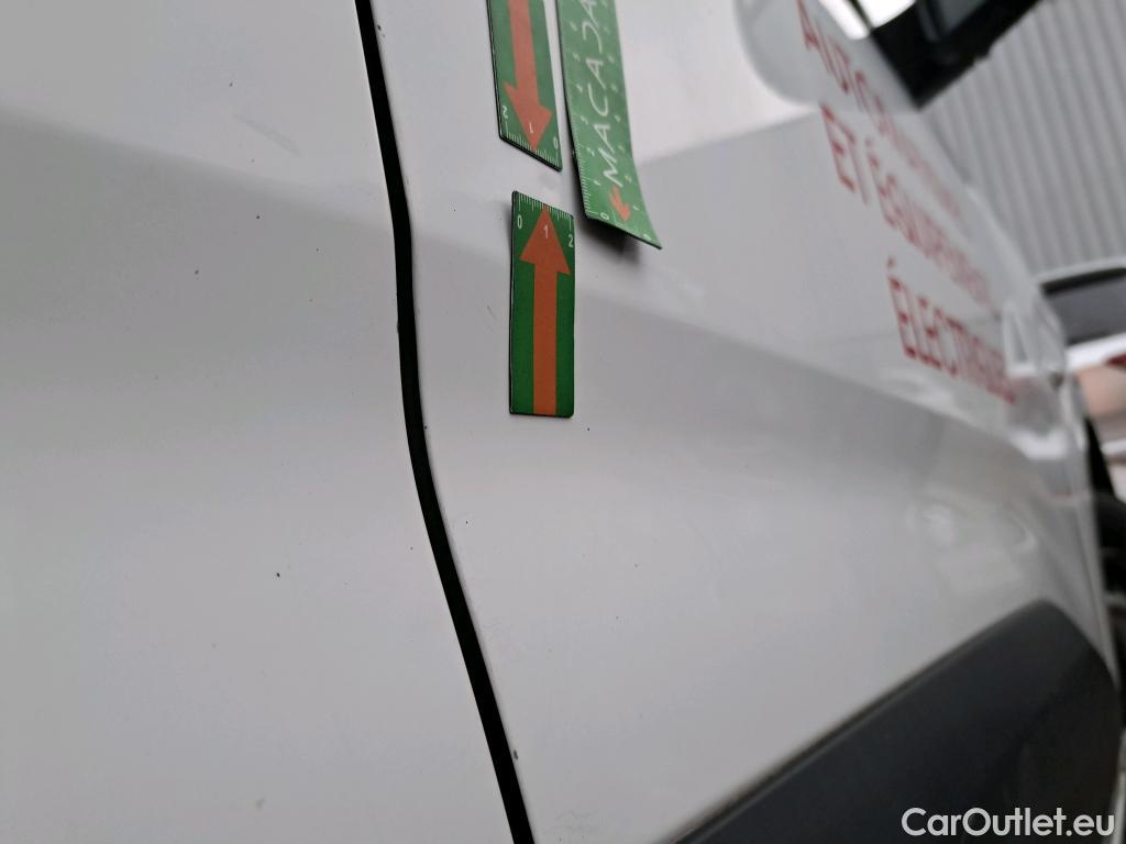  Citroen  Berlingo CITROEN  VU 4p Fourgonnette Taille M 650kg BlueHDi 75 BVM Club #27