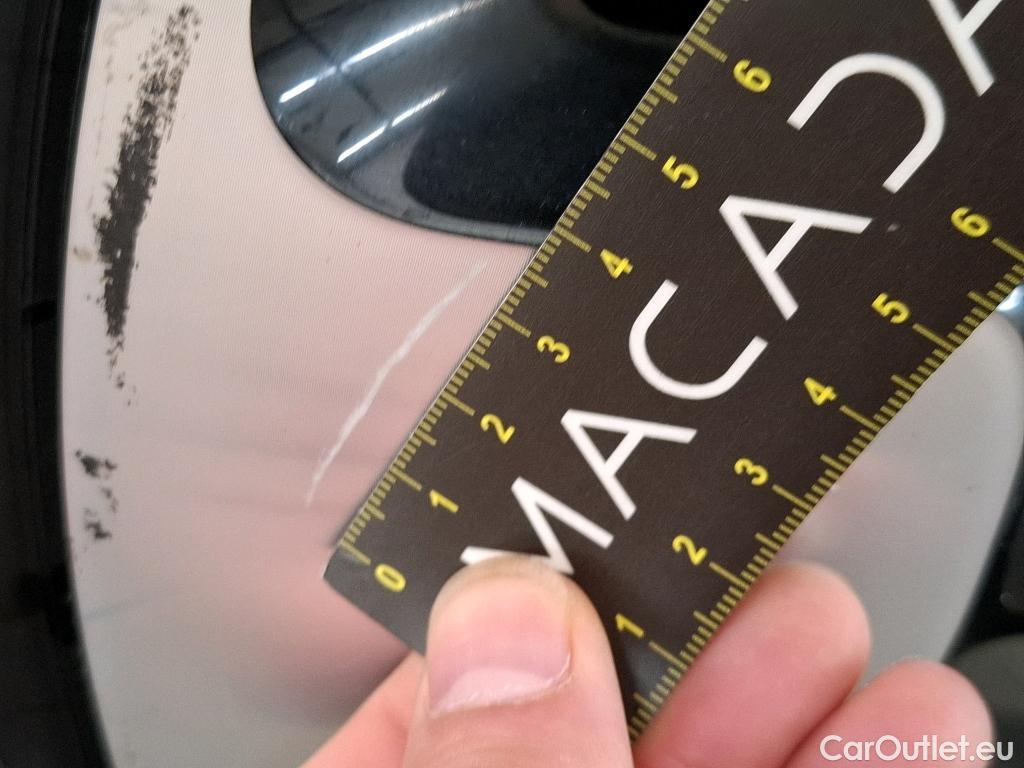  Citroen  C4 Cactus CITROEN  / 2017 / 5P / Berline PureTech 130 S&S EAT6 Shine Business #110