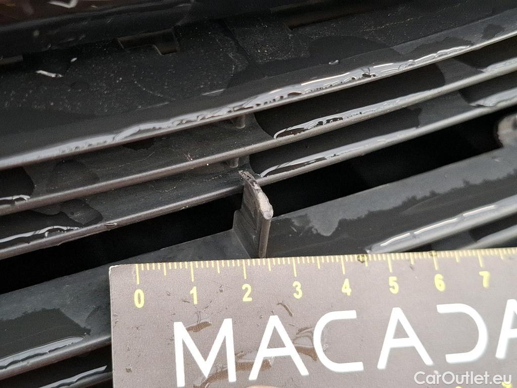  Citroen  C4 Cactus CITROEN  / 2017 / 5P / Berline PureTech 130 S&S EAT6 Shine Business #10