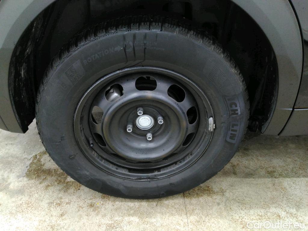  Peugeot  2008  Active Business 1.2 PureTech 100CV BVM6 E6d #6