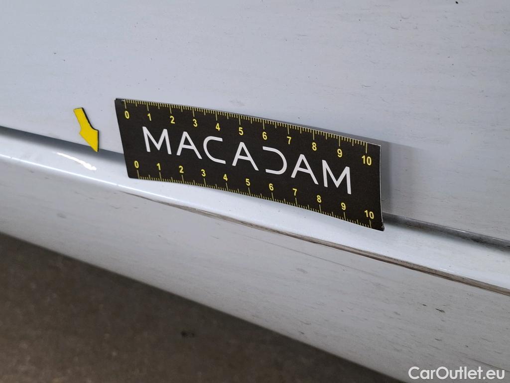  Mercedes  A-Klasse MERCEDES-BENZ Classe A Berline / 2018 / 4P / Berline A 180 d Business Line 7G-DCT #38