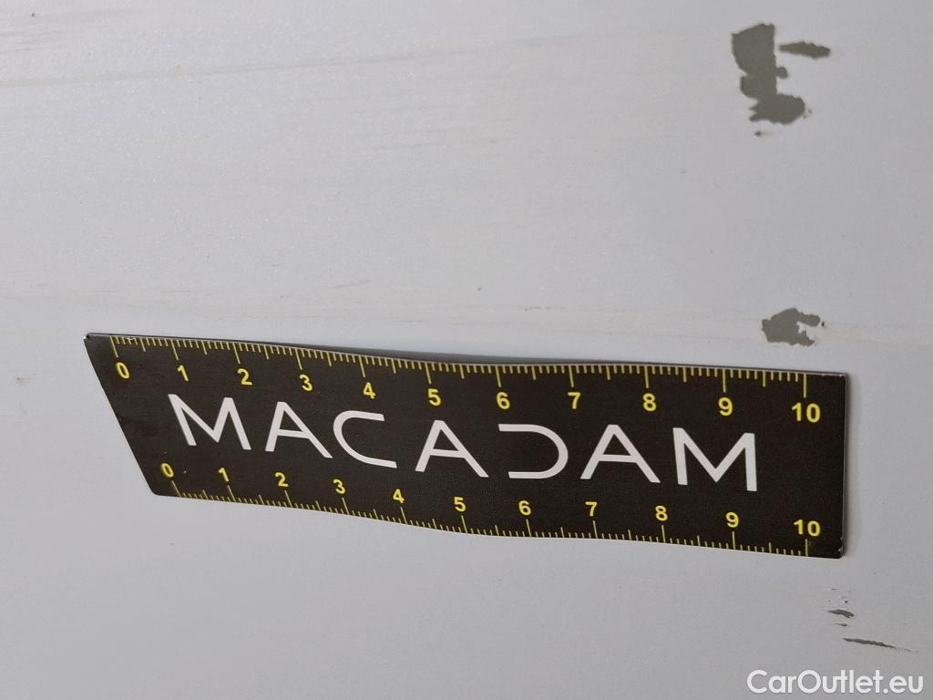  Mercedes  A-Klasse MERCEDES-BENZ Classe A Berline / 2018 / 4P / Berline A 180 d Business Line 7G-DCT #24