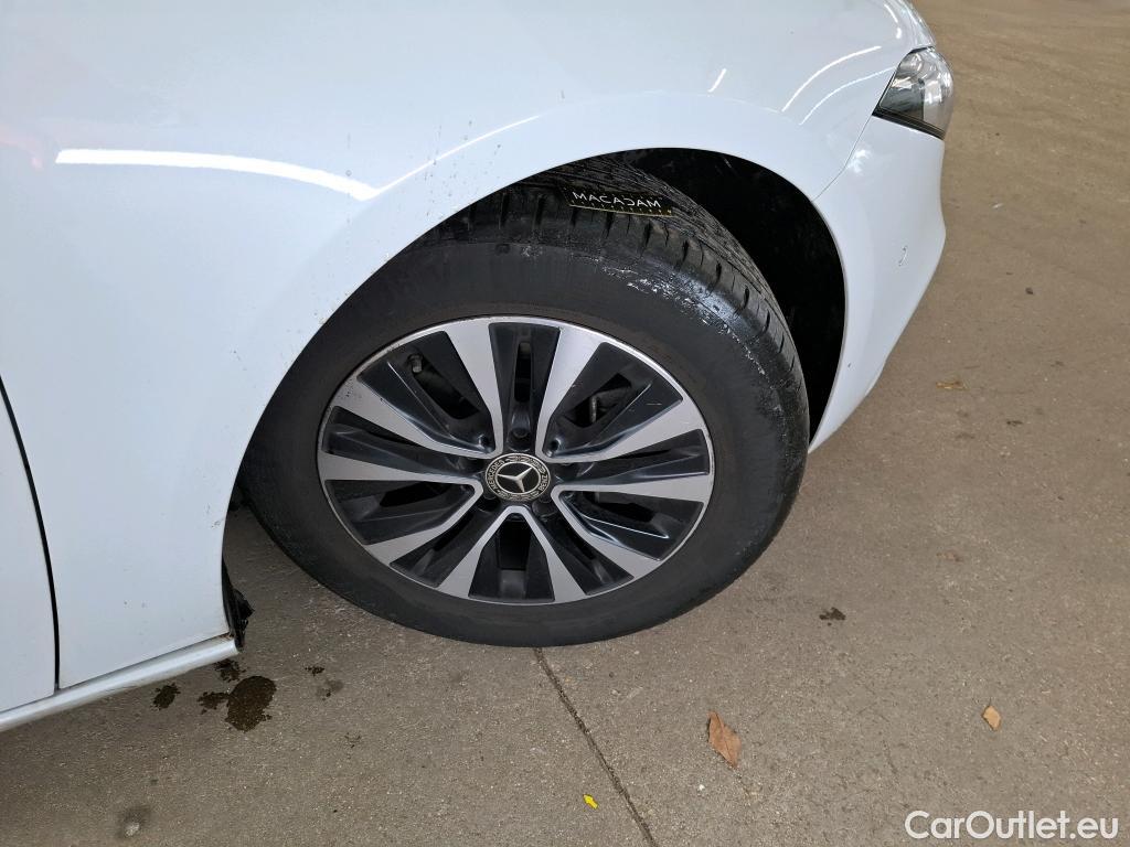  Mercedes  A-Klasse MERCEDES-BENZ Classe A Berline / 2018 / 4P / Berline A 180 d Business Line 7G-DCT #49