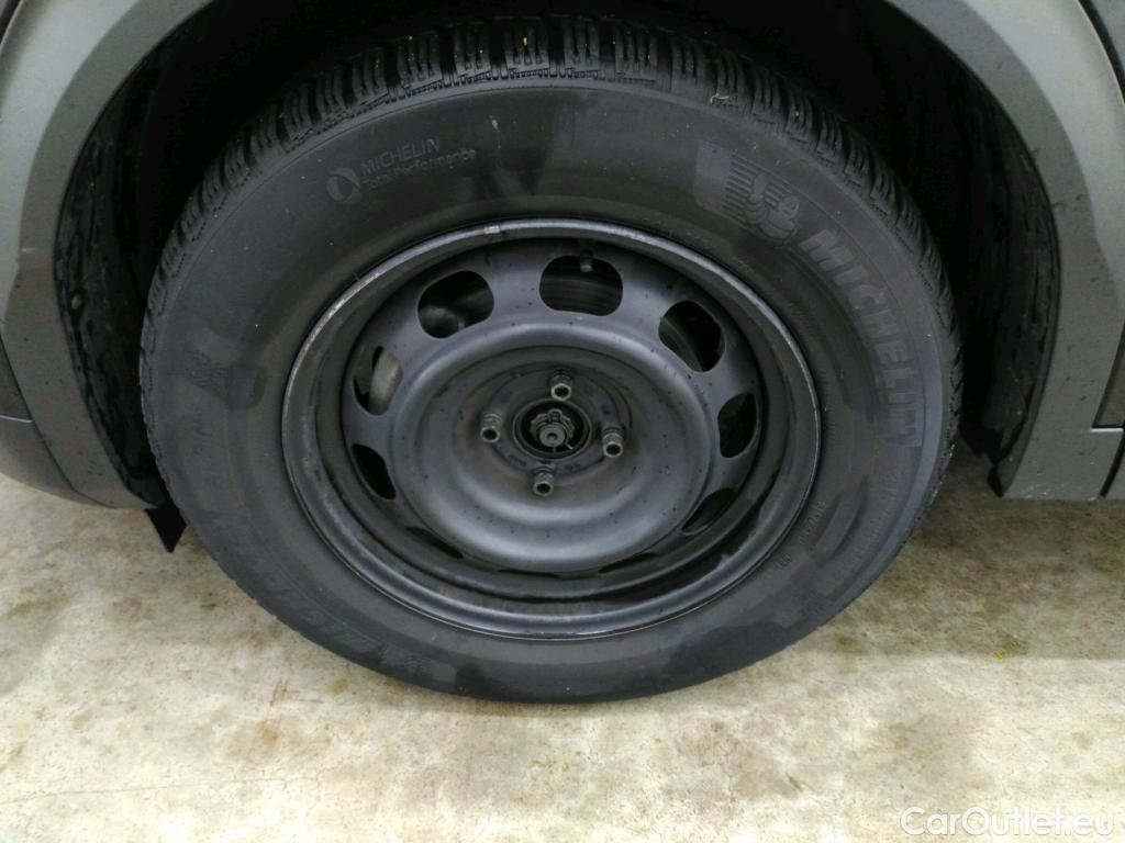  Peugeot  2008  Active Business 1.2 PureTech 100CV BVM6 E6d #10