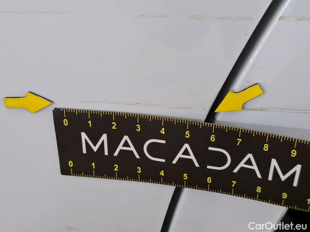  Mercedes  A-Klasse MERCEDES-BENZ Classe A Berline / 2018 / 4P / Berline A 180 d Business Line 7G-DCT #57