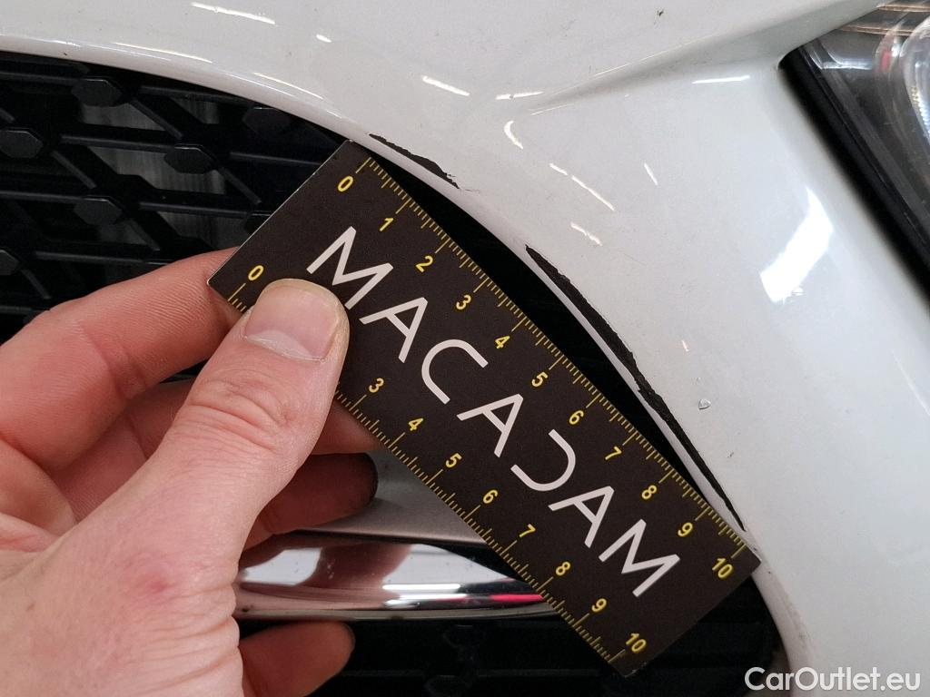  Mercedes  A-Klasse MERCEDES-BENZ Classe A Berline / 2018 / 4P / Berline A 180 d Business Line 7G-DCT #35