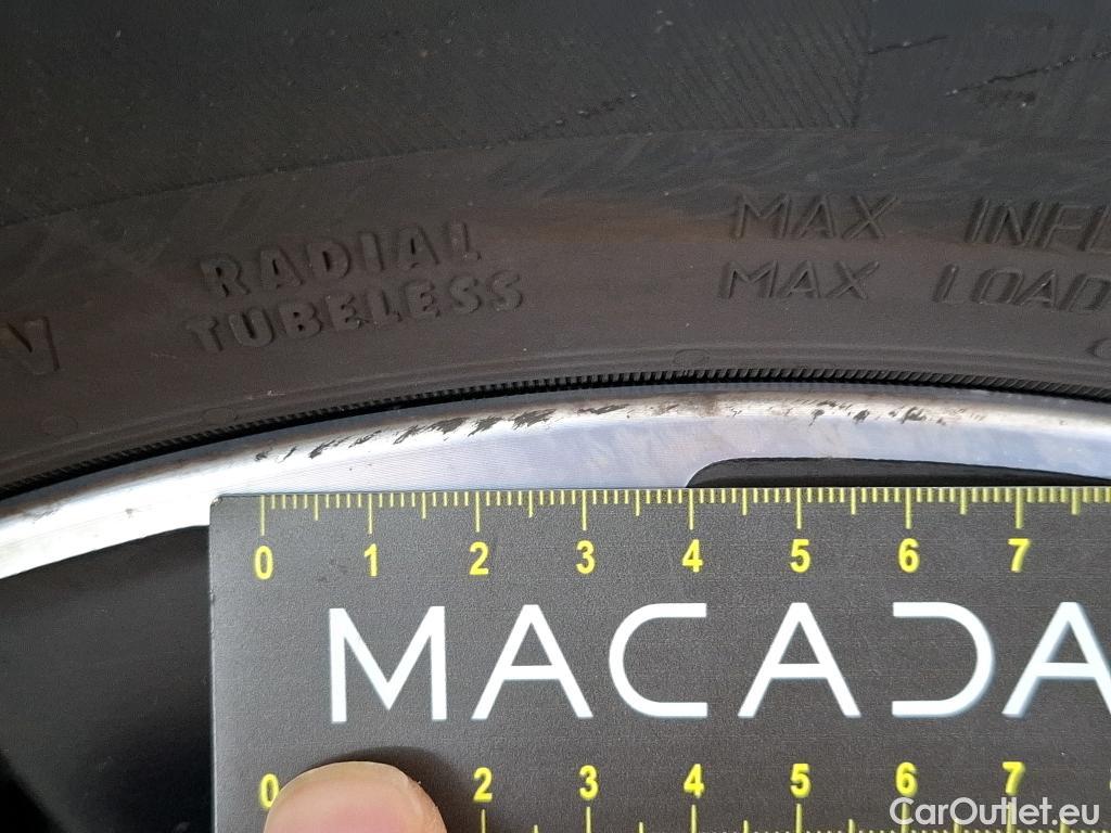  Mercedes  A-Klasse MERCEDES-BENZ Classe A Berline / 2018 / 4P / Berline A 180 d Business Line 7G-DCT #52