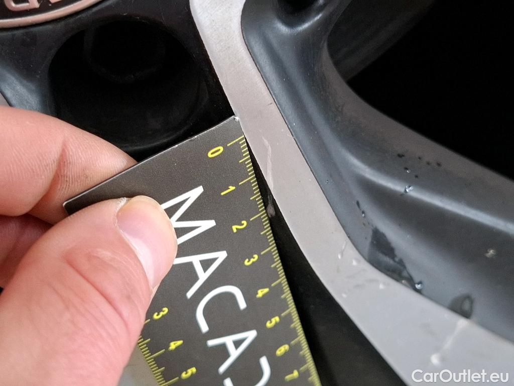  Mercedes  A-Klasse MERCEDES-BENZ Classe A Berline / 2018 / 4P / Berline A 180 d Business Line 7G-DCT #47