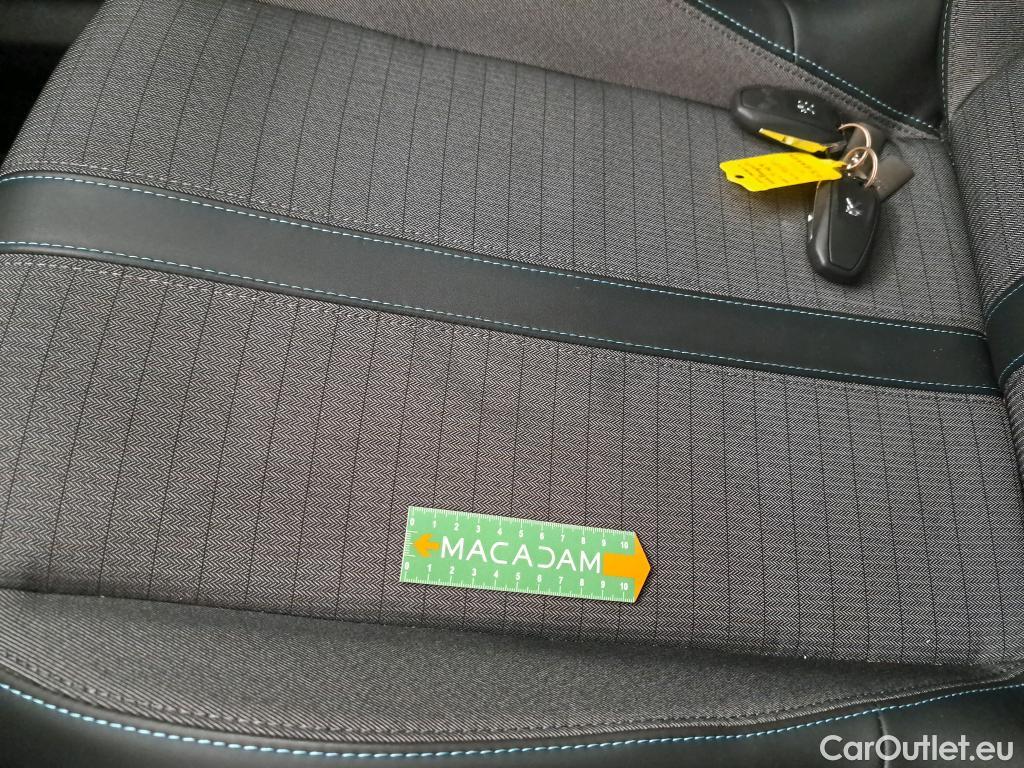  Peugeot  2008  Allure 1.2 PureTech 130CV BVM6 E6d #17