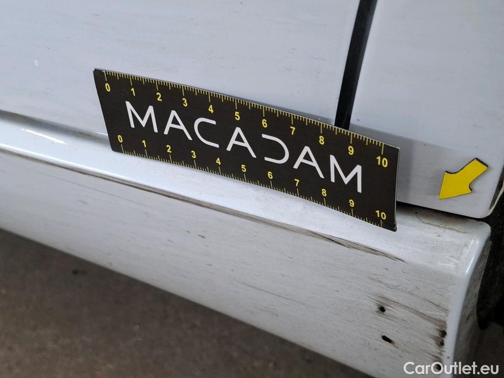  Mercedes  A-Klasse MERCEDES-BENZ Classe A Berline / 2018 / 4P / Berline A 180 d Business Line 7G-DCT #39