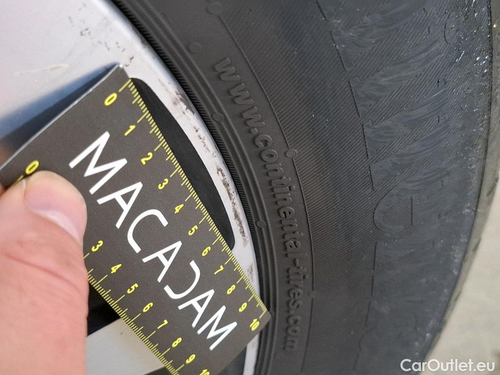  Mercedes  A-Klasse MERCEDES-BENZ Classe A Berline / 2018 / 4P / Berline A 180 d Business Line 7G-DCT #54