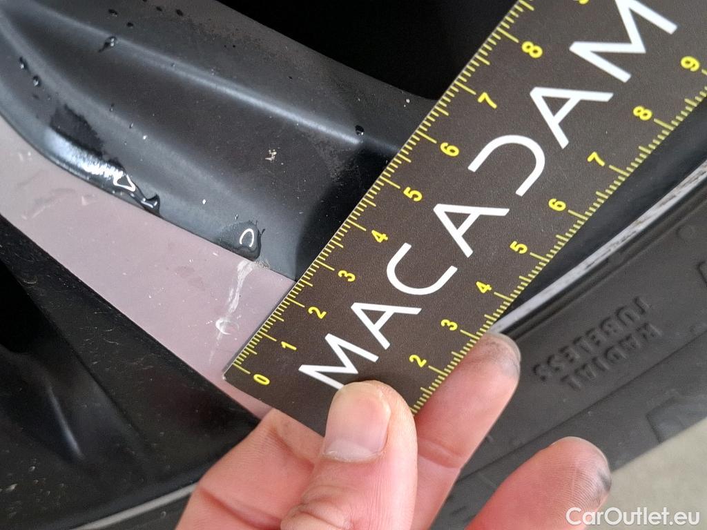  Mercedes  A-Klasse MERCEDES-BENZ Classe A Berline / 2018 / 4P / Berline A 180 d Business Line 7G-DCT #48