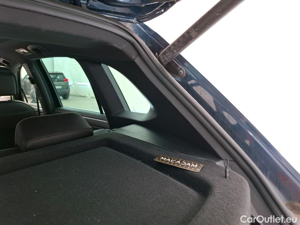  Volkswagen  Tiguan VOLKSWAGEN  / 2020 / 5P / SUV 2.0 TDI 150 DSG7 R-Line Exclusive #9